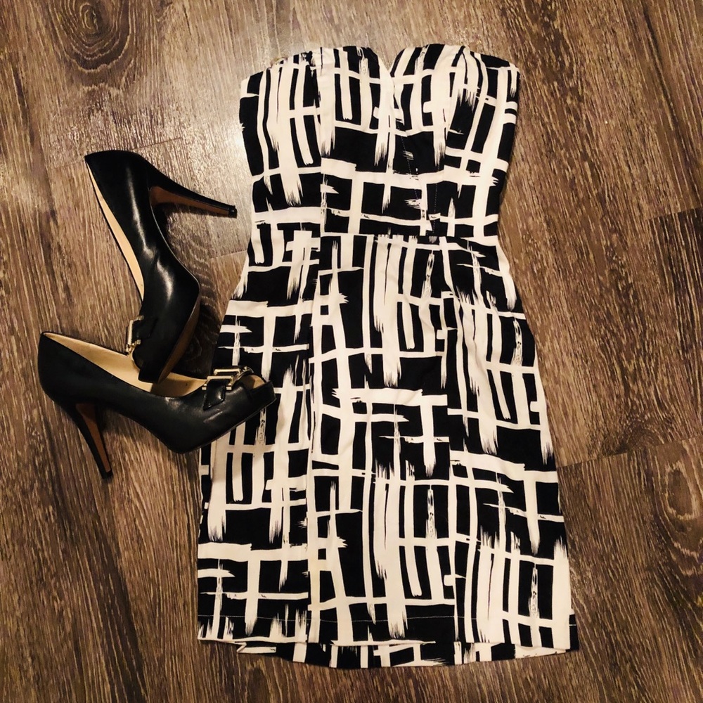 🌸 Strapless black & white Charlotte Russe dress!